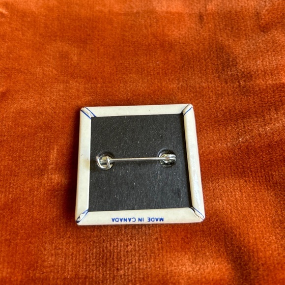 1980’s VINTAGE BEASTIE BOYS PINBACK BUTTON NO SLEEP TIL BROOKLYN BEASTIE BOY PIN - Picture 2 of 2